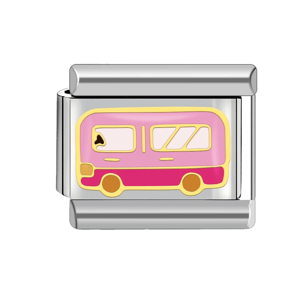 Velký růžový autobus