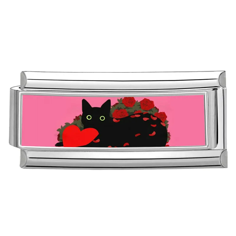 Černá kočka na růžovém pozadí